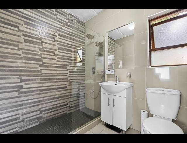 2 BEDROOM APARTMENT FOR SALE IN SUNNINGHILL
